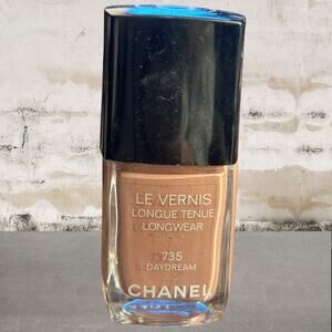 Chanel Le Vernis Longwear Nail Colour in 735 Daydream NEW